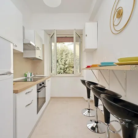 Golden Apartment-2